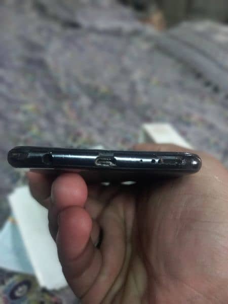 I am selling my phone Huawei y7 prime 2018 all ok box sath h 5