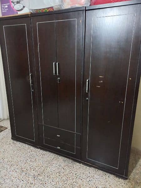 King Size Bedroom Set with 3 Door Almirah 6