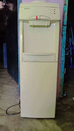 Dispenser good condition