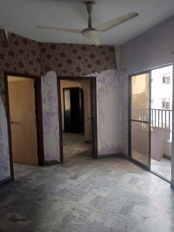 3 Bed DD flat 2nd floor in DHA phase 5 khada market 1