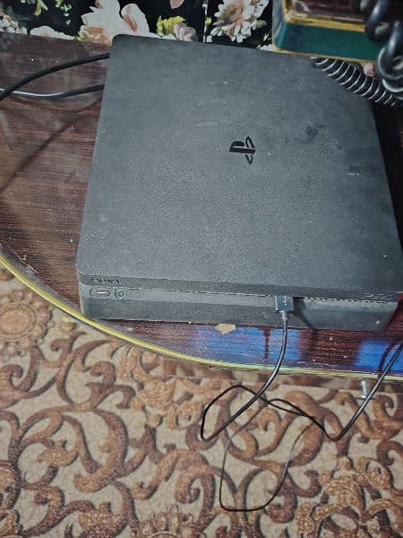 ps4 slim 4