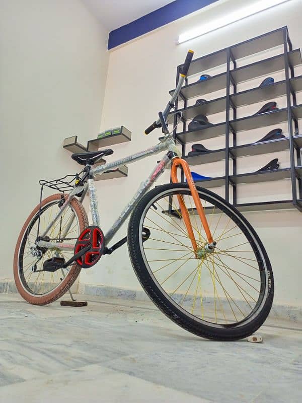 New Wheeling Bicycle 26" Size 6