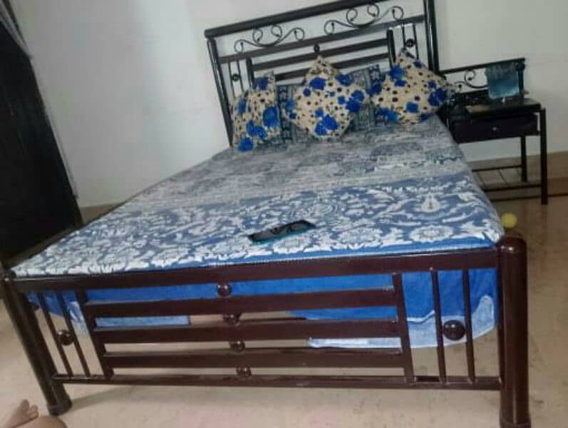 single iron Bed 3