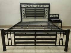 single iron Bed