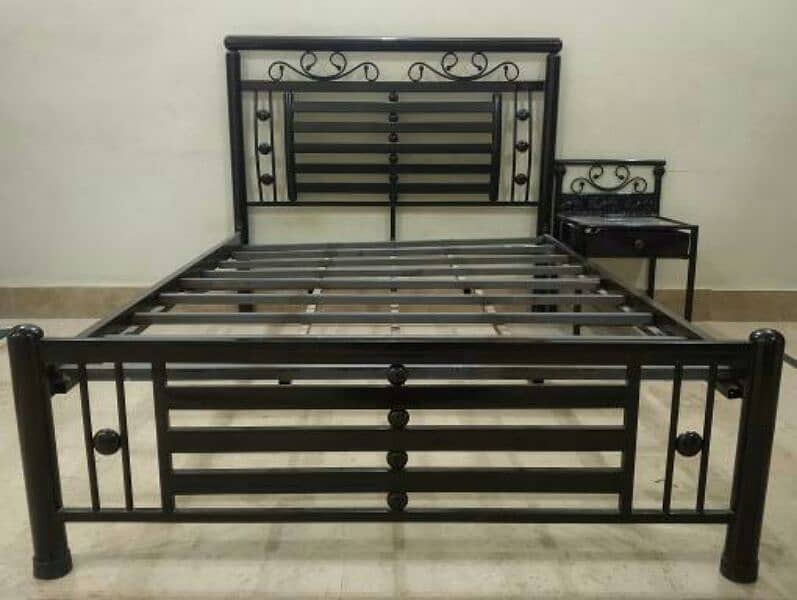 single iron Bed 0