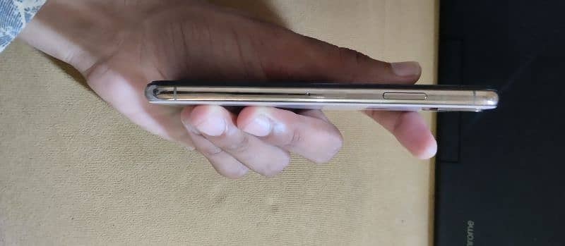 iPhone xs 256gb single sim 3