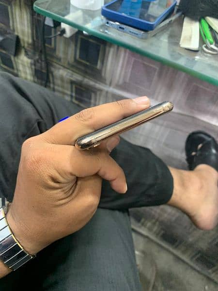 I phone xs max 03021300046 3