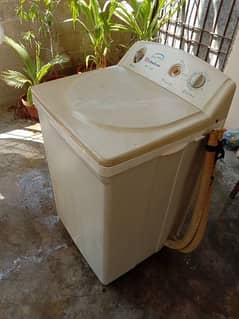 Dawlance Washing Machine for sale in good condition