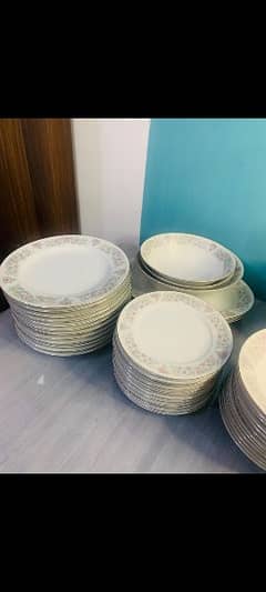 Dinner set for sale. . . . .