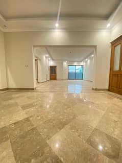 - I Want To Sell House , Valencia Town Lahore. It'S A 1 Kanal House, 13 Years Used But Recently Renovated. I'M Demanding 625 Lac But The Price Is Negotiable. There Are 7 Bedrooms With Attached Bathroom. You May Visit The House For Viewing Any Time