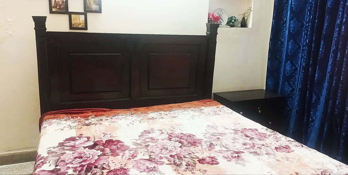 Complete Bed set For Sale. Excellent Condition few months used 10/10 18