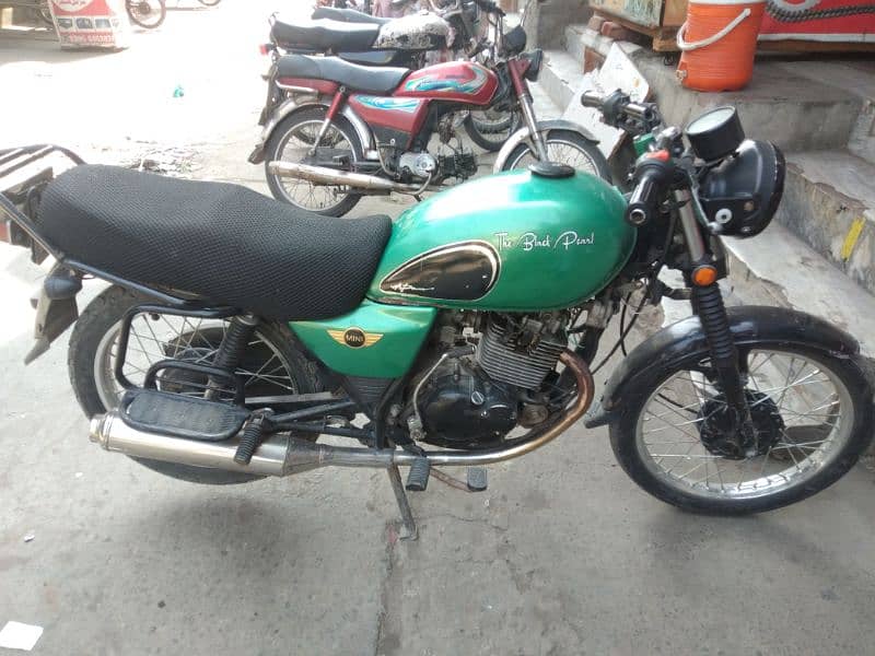 Suzuki GS150 2