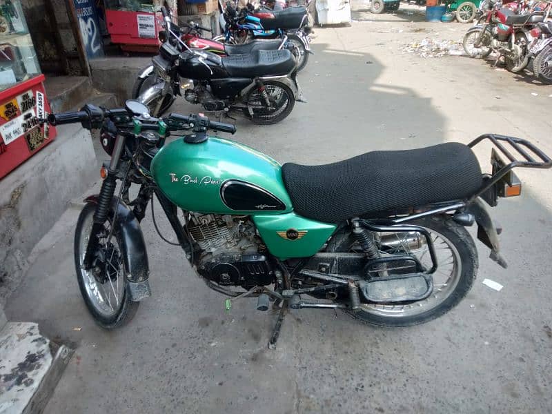 Suzuki GS150 5