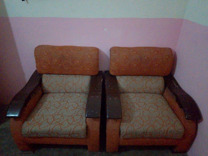 7 seater sofa in used condition 1