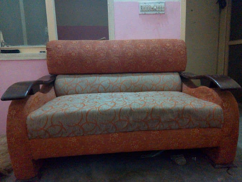 7 seater sofa in used condition 3