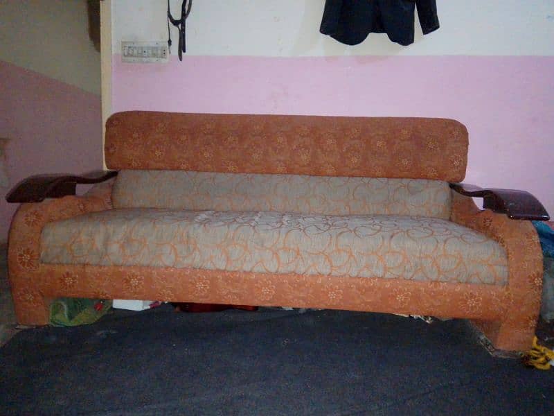 7 seater sofa in used condition 5