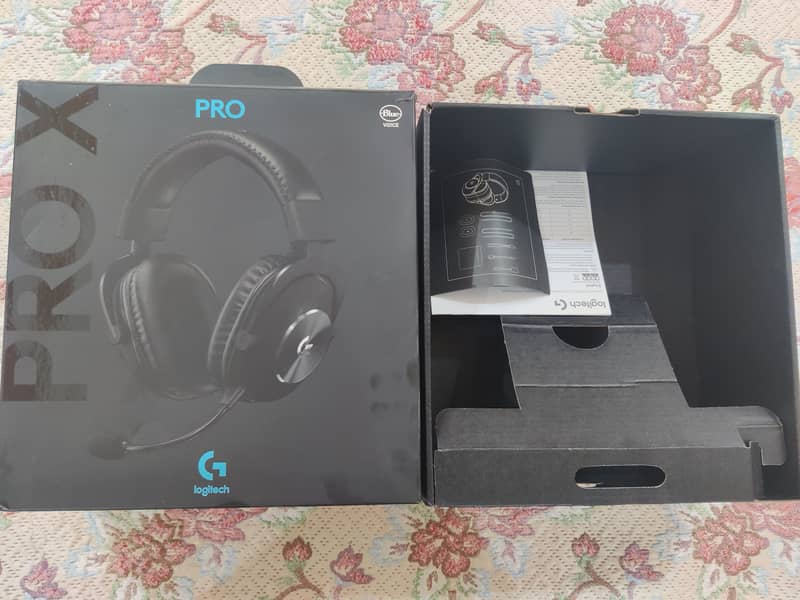 Logitech(headset) pro X wired with all accessories and box 6