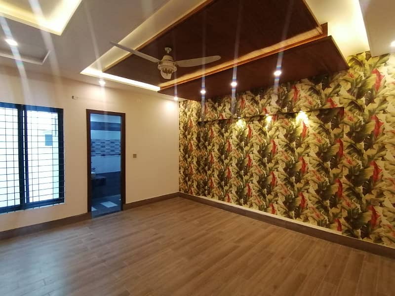 Stunning 10 Marla House For Rent In EE On 60 Feet Road In Citi Housing Gujranwala 4