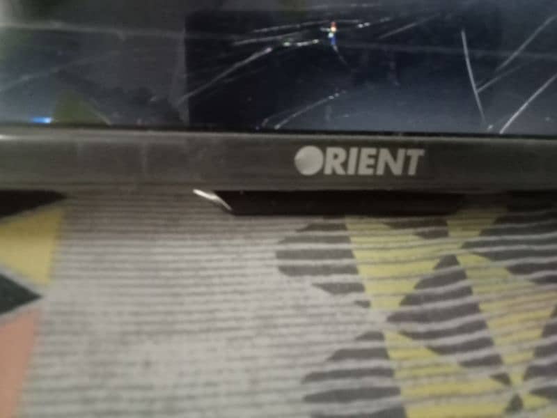 orient LCD screen toot gai hai 4