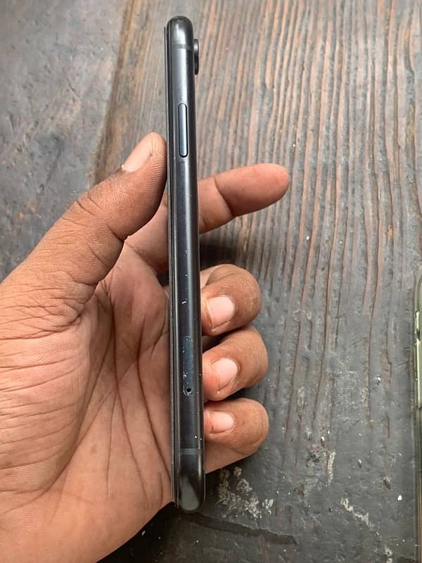 iPhone XR 64 gb non pta 4