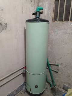 geyser super Asia 35 gallons 6 months used only 0