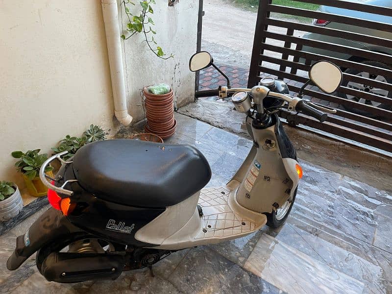 scooty  Suzuki lets 4 model uz50fl2 9