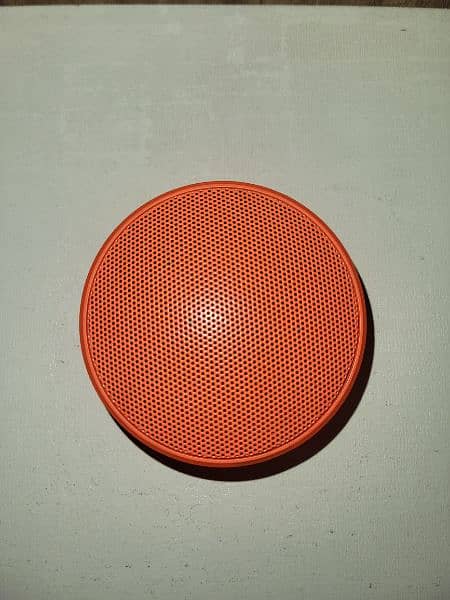 Nokia MD-12 Bluetooth portable speaker 2