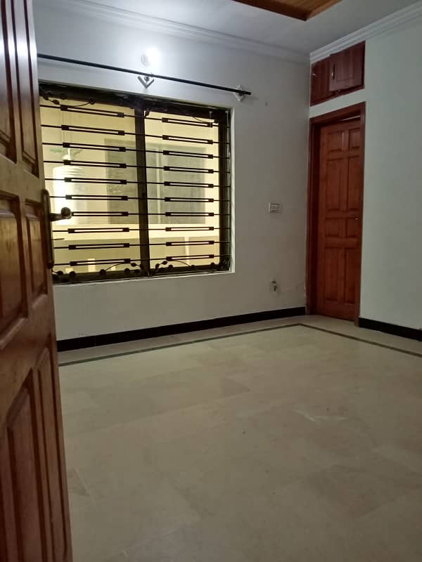 4 Marla Upper Portion For Rent In G-13/1 Islamabad 3