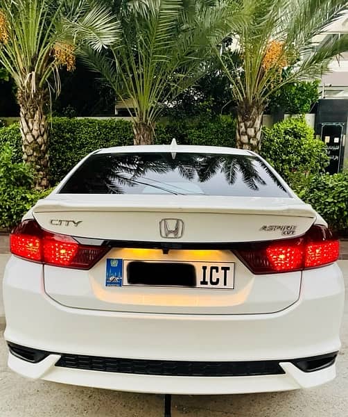 Honda City Aspire CVT 1.5 Automatic 2022 in White Colour 7