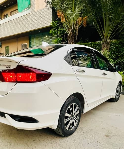 Honda City Aspire CVT 1.5 Automatic 2022 in White Colour 9