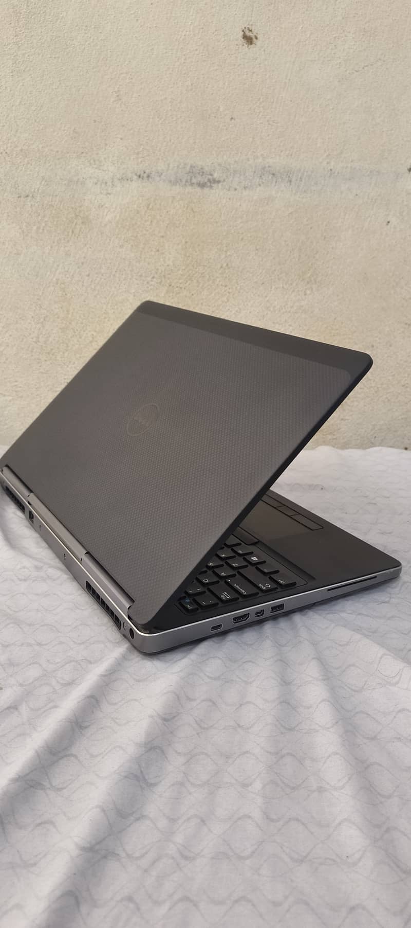 Dell Precision 7520 i7 7th gen 6