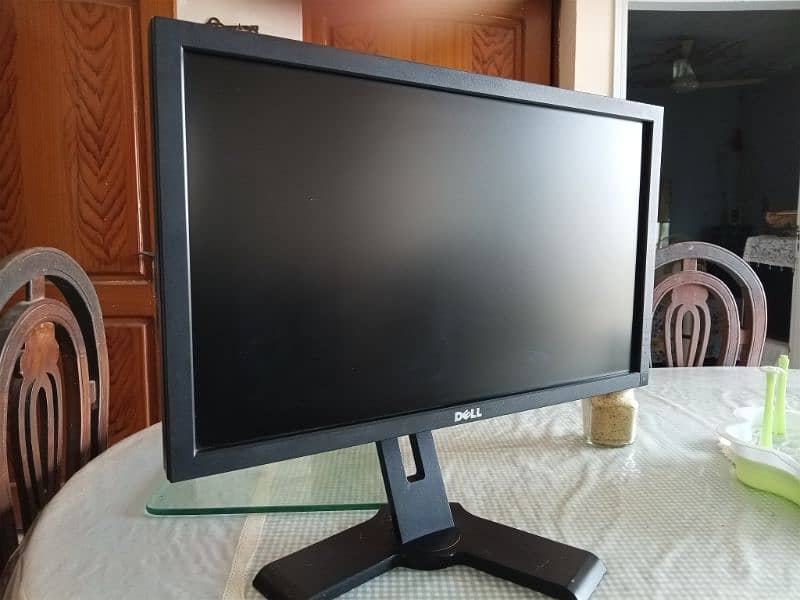 DELL P2211HT 22" LCD 0