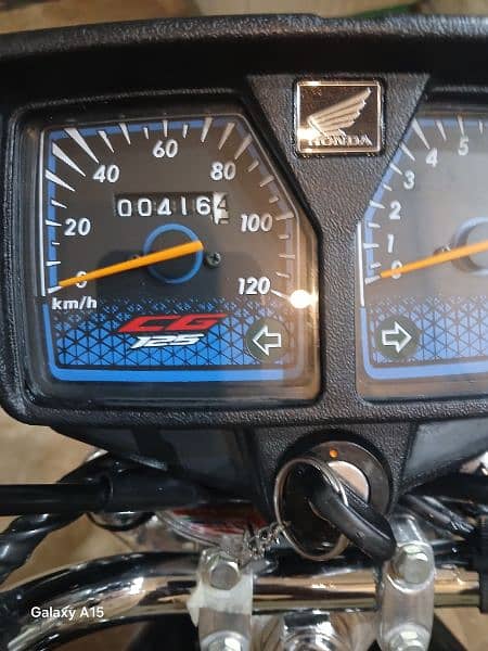 new honda 125 self strat only 416 kilometer used 1