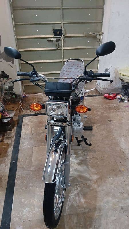 new honda 125 self strat only 416 kilometer used 5