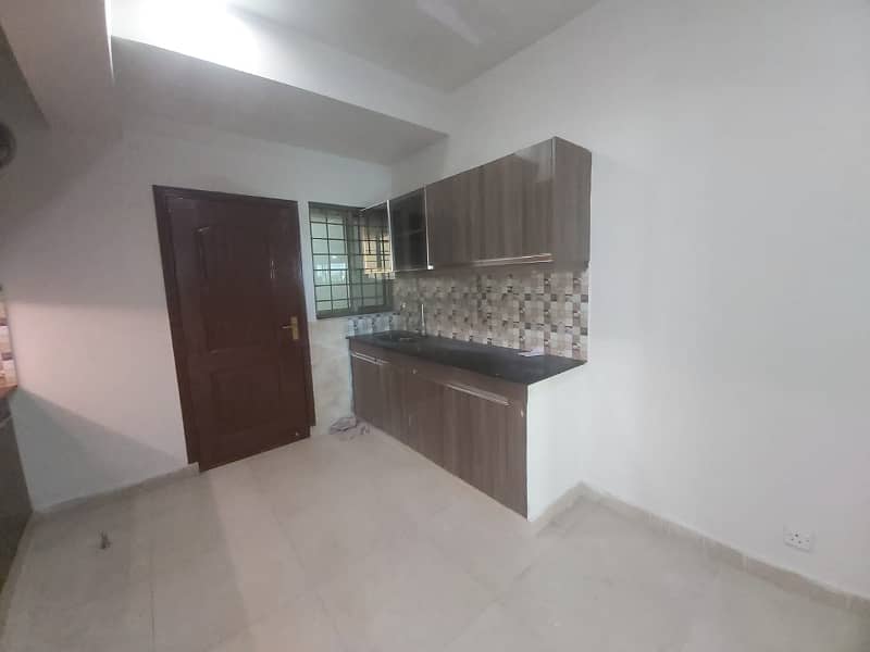 10 Marla Flat for Rent in Askari 11 Lahore 1