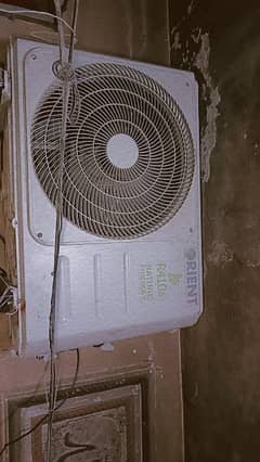 orient Ac 1 ton urgent sale