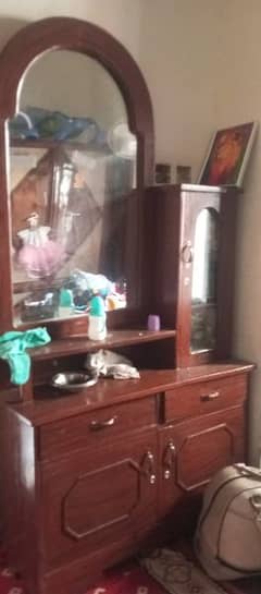 dressing table