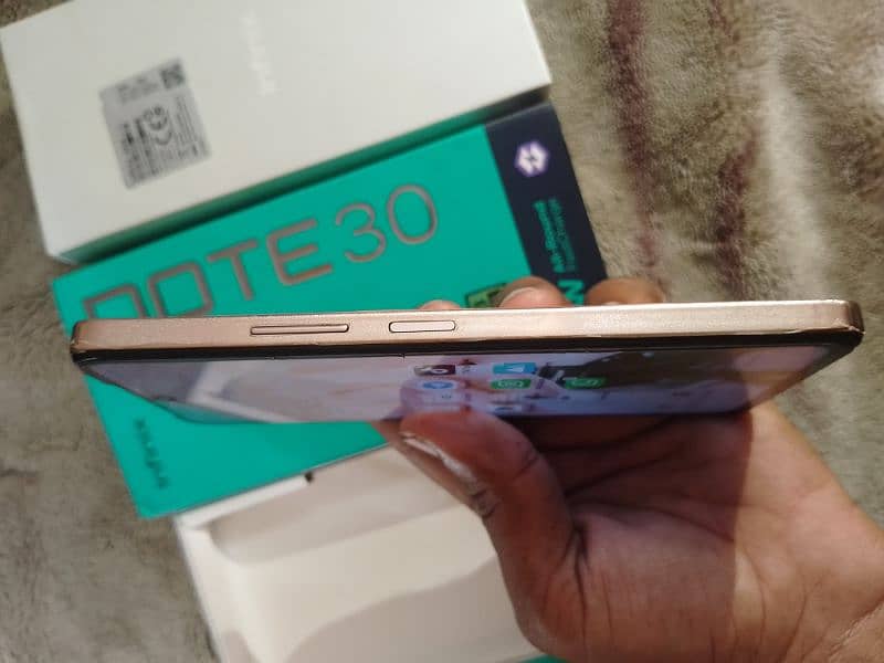 Infinix note 30 16/256 3