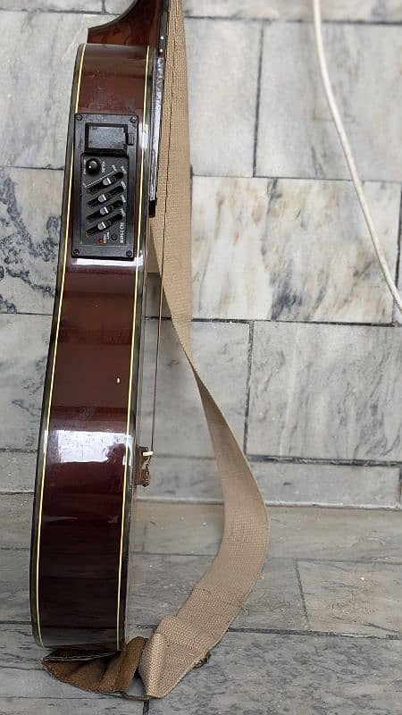 Classical nylon string Guitar with free extra strings and capo 4