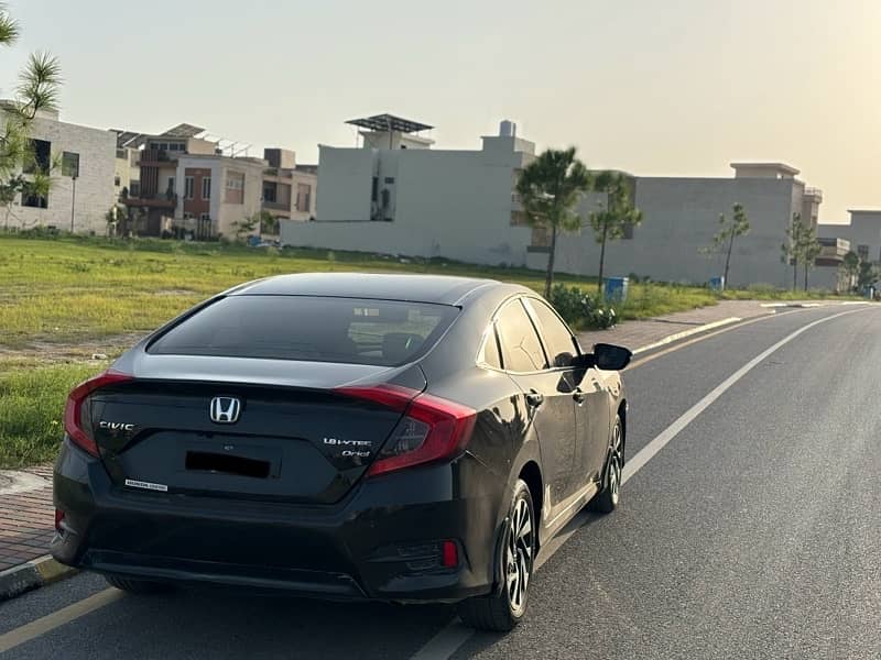 Honda Civic Oriel 2018 3