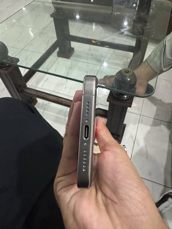 Iphone 15 pro max Natural Titanium LLA 4