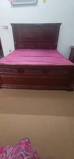 100% Sheeshum King Size Bed with dressing & Glass Table