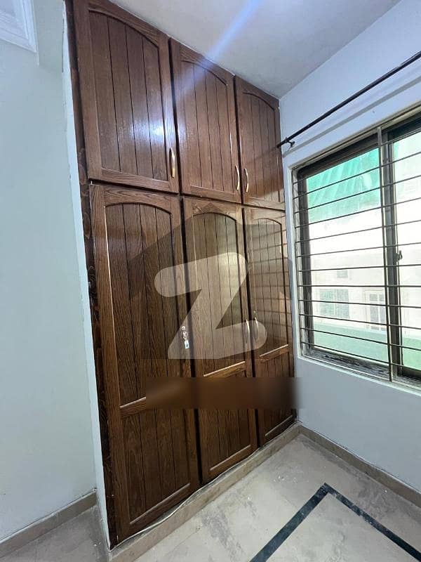 10 Marla Upper Portion For Rent In G-13/13 8