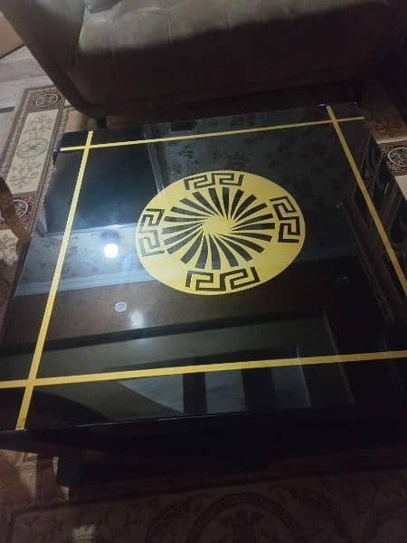 centre table in good condition 2