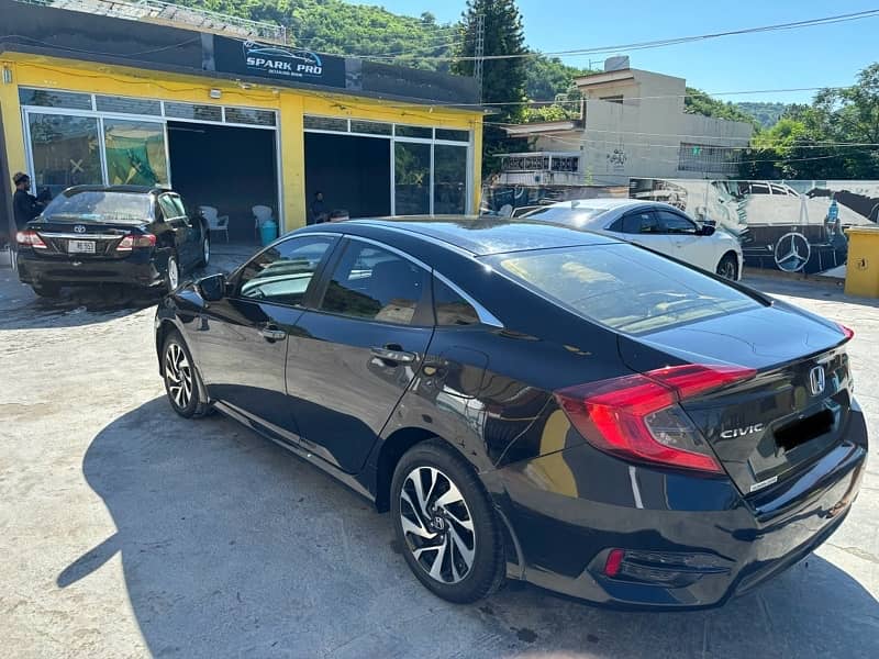 Honda Civic Oriel 2018 10