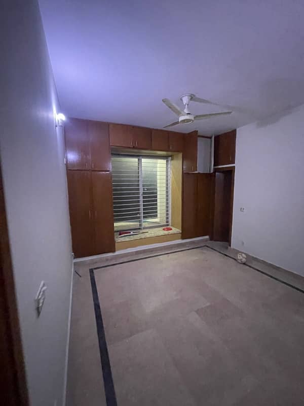 7 Marla Upper Portion For rent In G-13/2 3