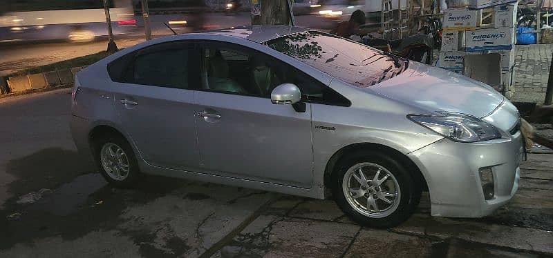 Toyota Prius 2011 6