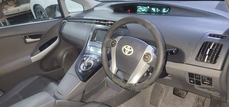 Toyota Prius 2011 11