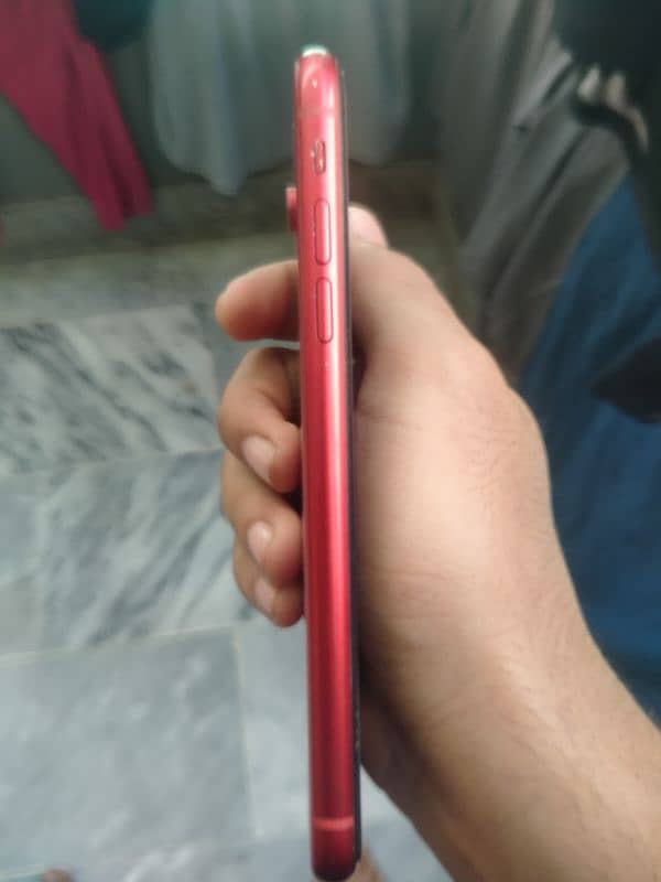 IphoneXr Pta approved 128 gb Red Colour 2