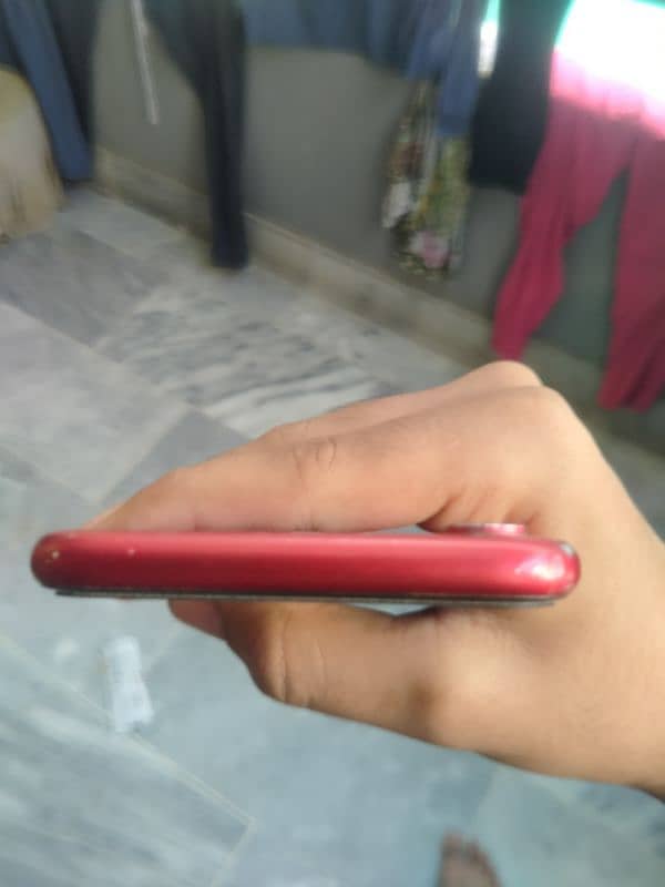 IphoneXr Pta approved 128 gb Red Colour 4